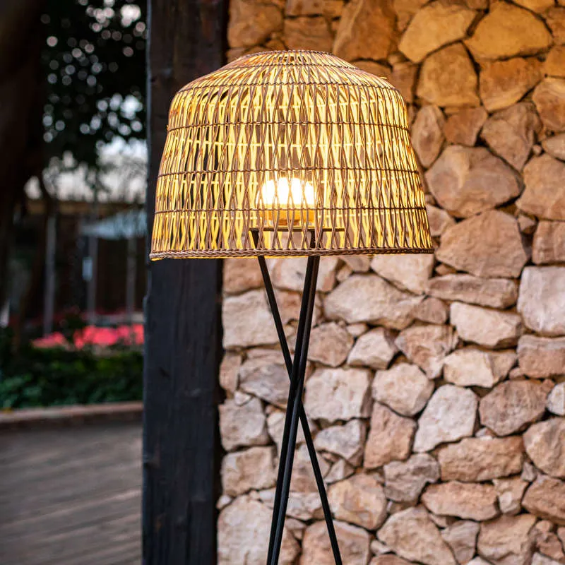 AMALFI wireless floor lamp