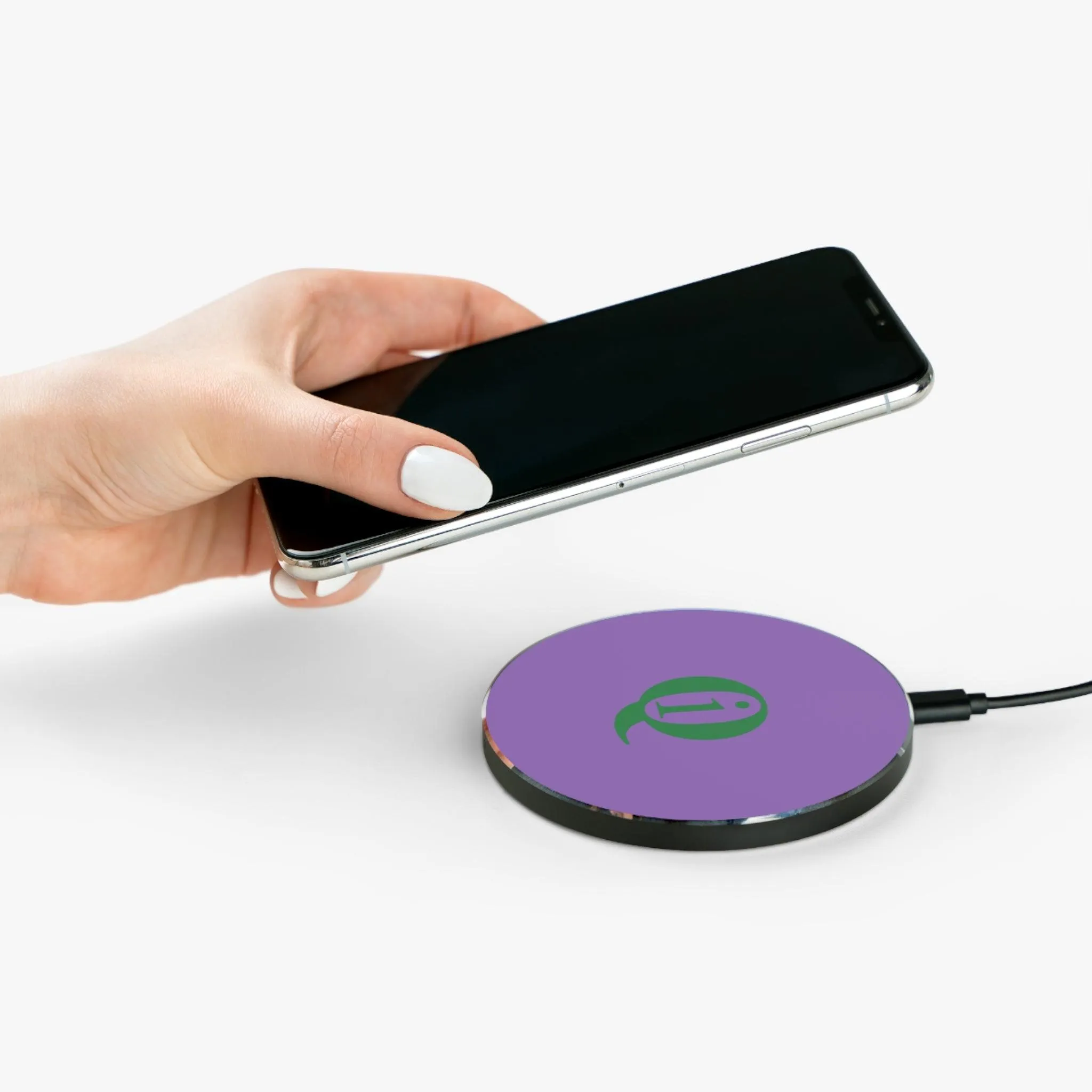 IQ Fashion | Wireless Charger