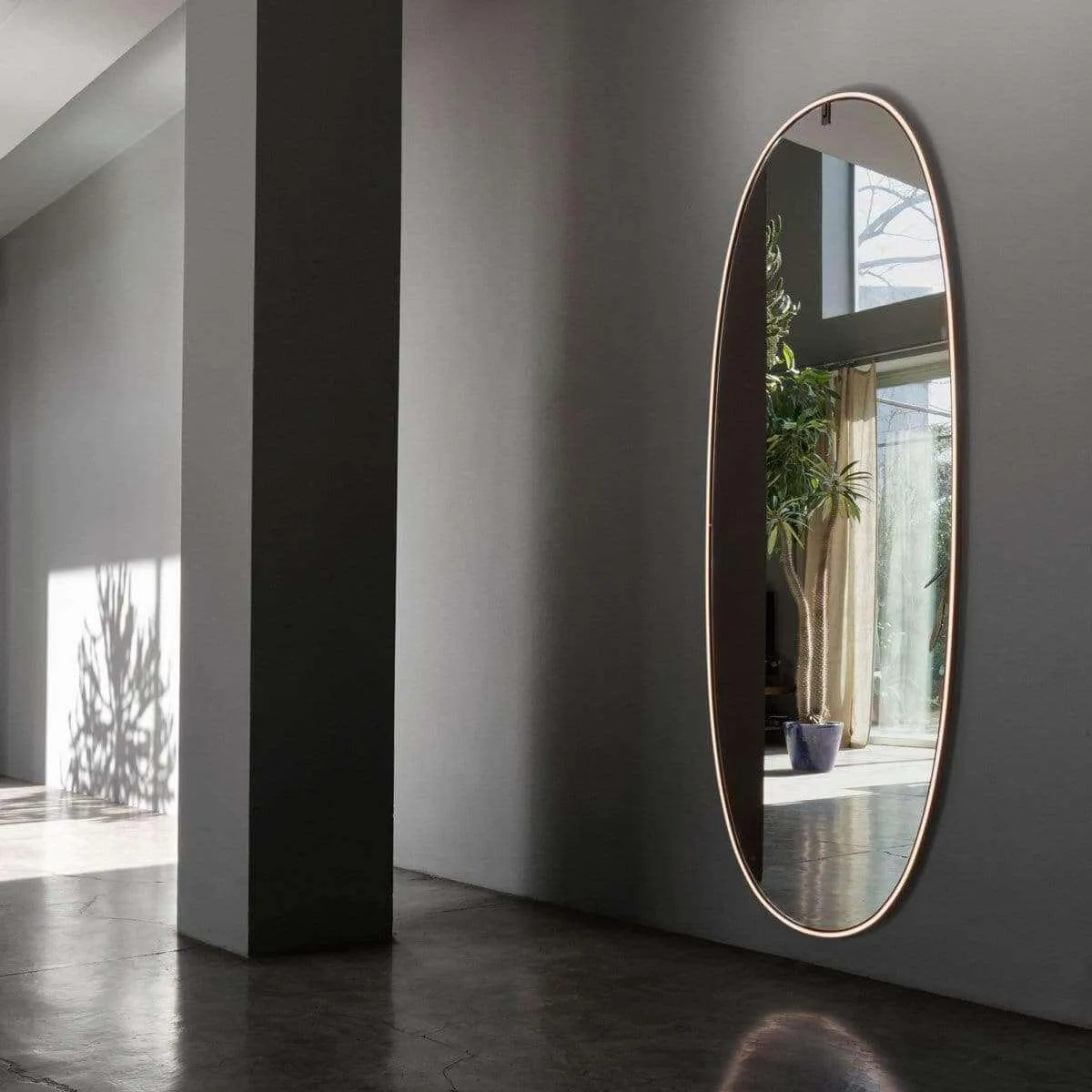 La Plus Belle - Wall-Mounted Mirror with Integrated LED lights