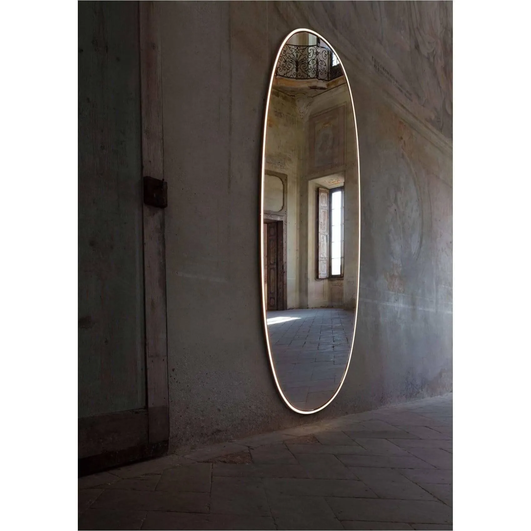 La Plus Belle - Wall-Mounted Mirror with Integrated LED lights