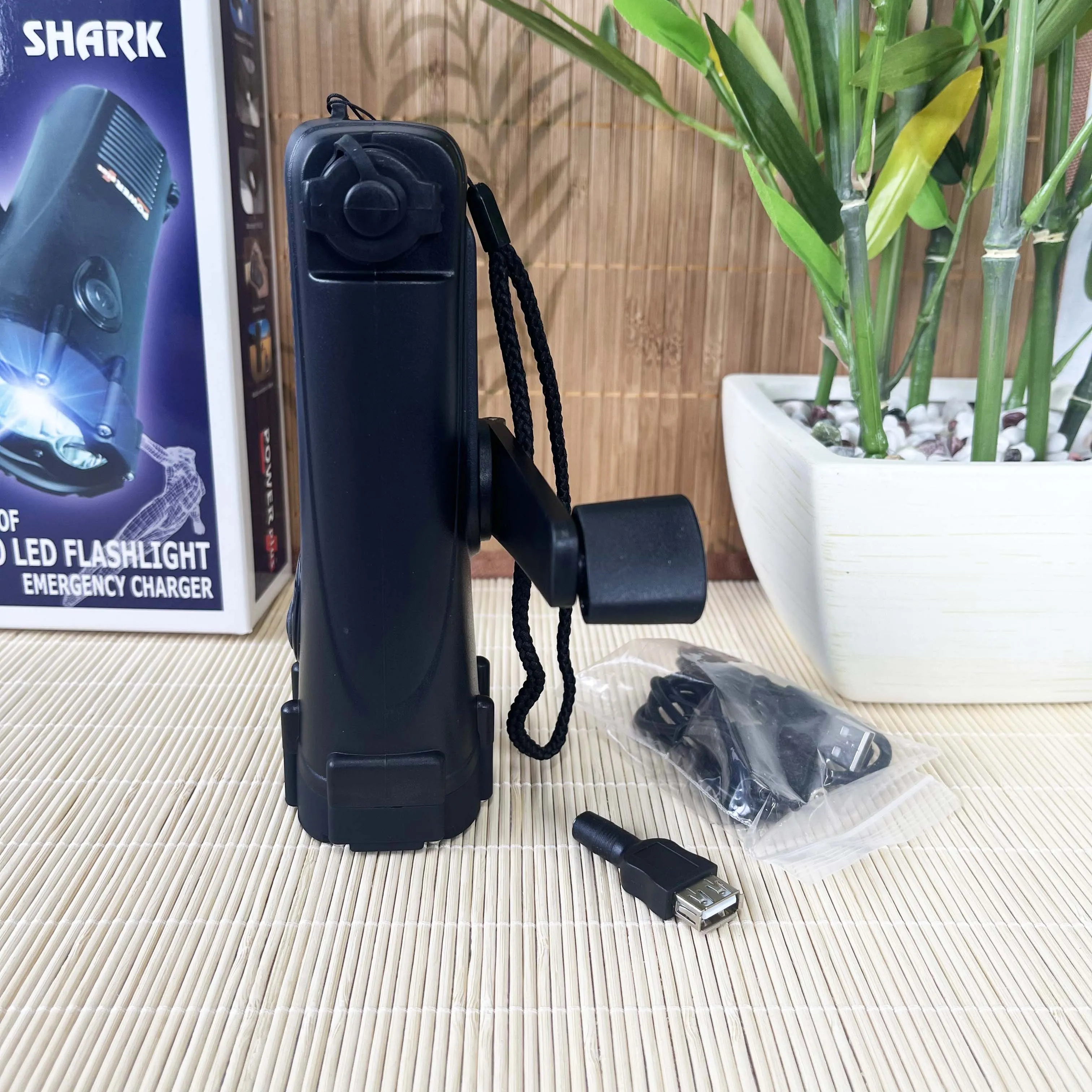 POWERplus Shark Waterproof LED Dynamo Torch & Power Bank