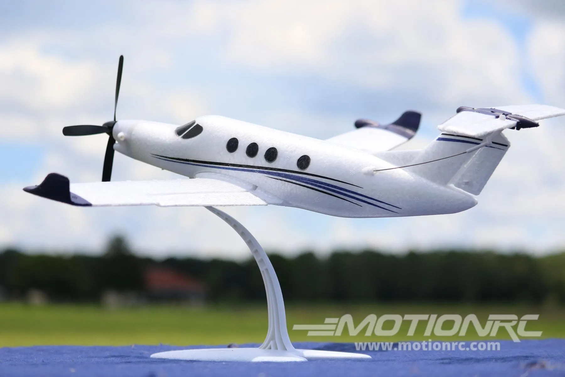 Skynetic Model 220 EPP with Gyro 450mm (17.7") Wingspan - FTR